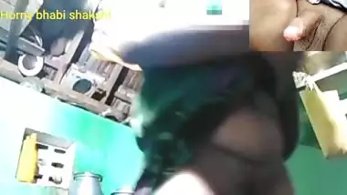 Seminude boobs navel show on whatsapp call with...