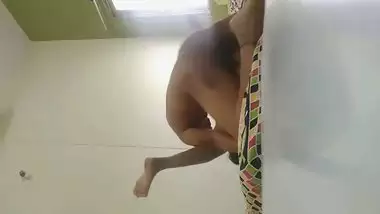 Indian lovers fingering and fucking XXX porn video