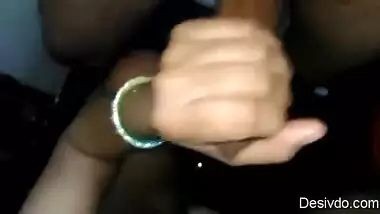 Desi bhabhi sucking cock and recording video for the first time