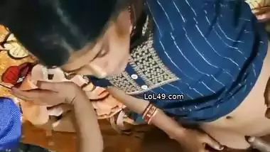 Husband fucking wife pussy after removing the towel