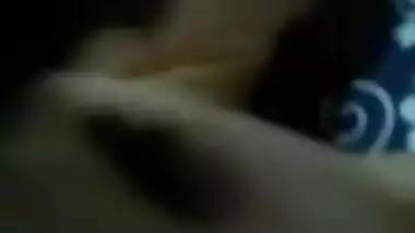 Real MMS video of Desi guy drilling bald XXX twat of mature Bhabhi