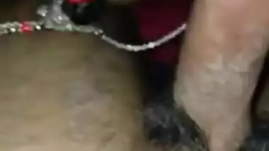 Desi babe gives a XXX blowjob to her husband who makes an MMS video