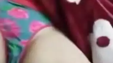 Lover of porn convinces Desi wife to show vagina on the camera