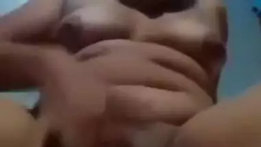 Desi horny girl fingering pussy selfie MMS video