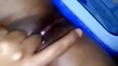 Desi girl has a sex XXX pussy to be masturbated and fingered in shower