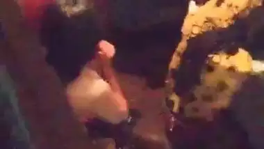 Pervert records desi aunty sex MMS secretly