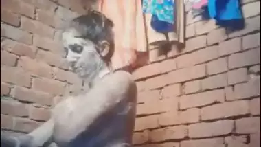 Dehati desi bathing merged video leaks
