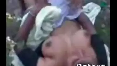 Village lady Neeru from Vellore gettting fucked in forest MMS video