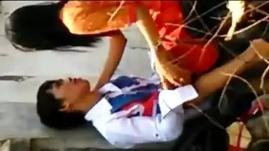 HD sex video of a young couple enjoying a quick outdoor fuck