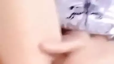 Punjabi slim girl nude fingering viral hot video