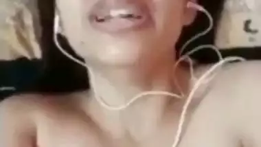 Desi porn of a naked Chennai girl masturbating on a video call