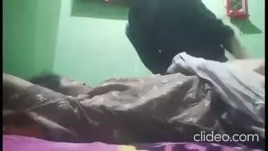 Tamil wife boob sucking by husband viral midnight sex