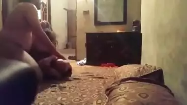 Desi MILF has nothing against XXX sex video to become MMS on Internet