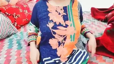 Pakistani Punjabi Wife Seducing Her Client On Cam Live Video Call With Clear Hindi Audio