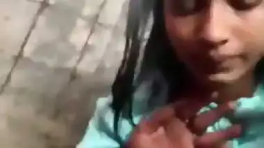 Bihari girl gives a quick desi blowjob to her stepbrother