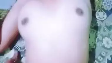 White desi XXX girl gets her teen pussy fucked by her neighbour MMS