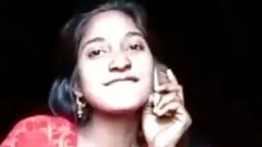 Cute desi GF showing boobs on video call