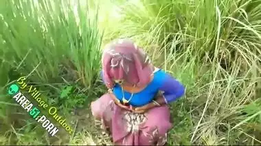 Kerala village aunty naked show on XXX selfie cam outdoors, Desi MMS sex