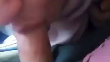 Hijabi lady’s deep Pakistani blowjob to a stranger