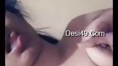 Today Exclusive- Cute Look Desi Girl Record Her Nude Selfie For Lover