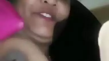 Horny bangla bhabi showing boobs
