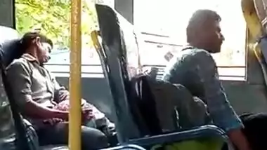 Another tarki guy masturbating in BUS while knowing side passanger girl recording