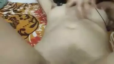 Young couple records his desi sex MMS in the 69 position