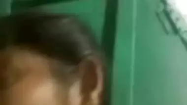 Malayali aunty showing boobs making a guy masturbate on the video call