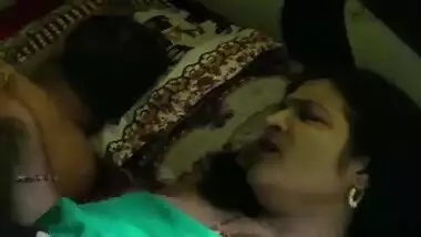 Indian old aunty boobs show