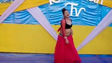 Sexy belly girl hot dance