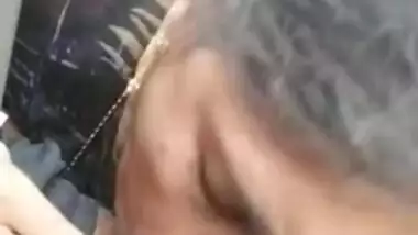 Telegu Desi XXX wife gives a good blowjob in a car MMS video