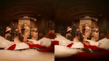 VRBangers.com-Abella Danger And Her 7 Sexy Elves Christmas Orgy VR Porn