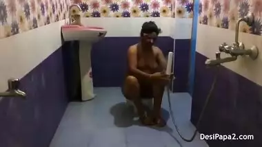 Tamil Aunty, Desi Bhabhi And Indian Bhabhi In Full Sexy In Saree Dress Indian Style Bathroom Fucking In Morni