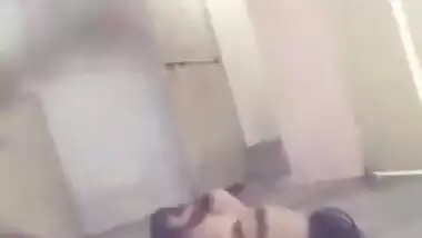 During XXX affair horny Desi couple seductively makes out on the cam