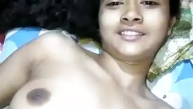 Nude Bengali married girl teasing MMS