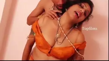 Sexy figure South Indian bhabhi exposed her in masala movie