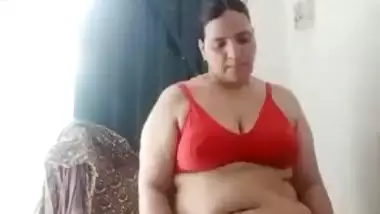 Bangladeshi big boobs mom bathing viral nude video