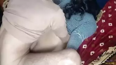 Netu hooked up with a guy from the street and had quick doggystyle anal with dirty talk and loud moaning in Punjabi Hindi