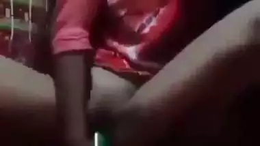 Tamil porn of an 18-year-old girl fucking with a bottle
