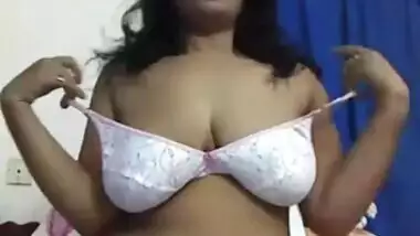 Bubbly gal bhuvana self recorded vdio