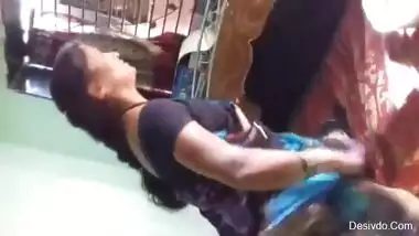 Indian guy with her 18 year old girlfriend Sunday enjoy at home with loud moaning