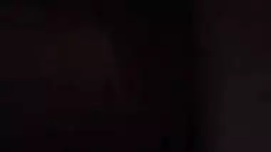 Skinny Desi XXX whore rocks out to the fullest in this MMS video