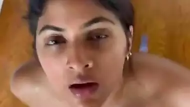 Horny Desi Girl Latest Exclusive Viral Video Ft Full NUDE Giving BJ pissing slapped