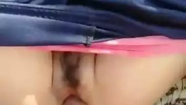 Guy bangs a hijabi girl outdoors in Pakistani porn