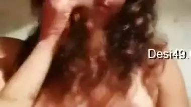 Sexy Desi girl takes bra off and exposes naked boobies on camera