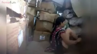 Naughty Desi Bhabhi Knows How To Get A Sex Discount