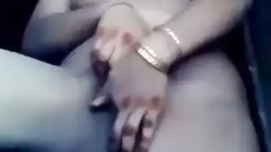 Desi housewife tired of chores rather performs sex show of her XXX body