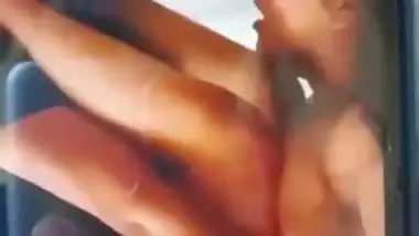 Gorgeous Indian girlfriend nude pics and viral clips