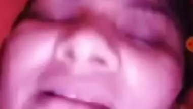 Desi XXX bitch shows her gorgeous boobs and pussy on video call