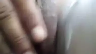 Bihari bald chut fingering MMS